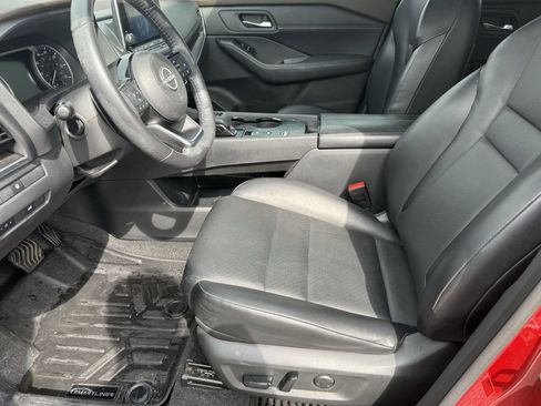 Used 2022 Nissan Rogue SV w/ SV Premium Package image 12