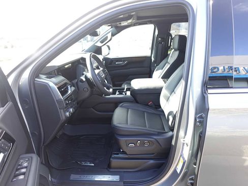 New 2026 GMC Yukon Denali w/ Denali Reserve Package AWD/4WD image 11