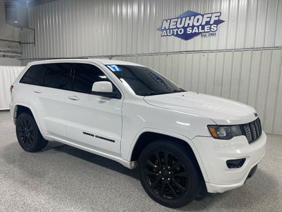 Used 2017 Jeep Grand Cherokee Altitude