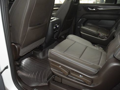 Used 2024 GMC Yukon XL Denali AWD/4WD image 43