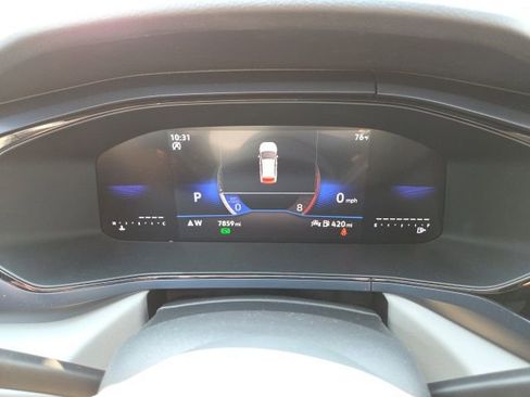 Used 2024 Volkswagen Taos SE image 13