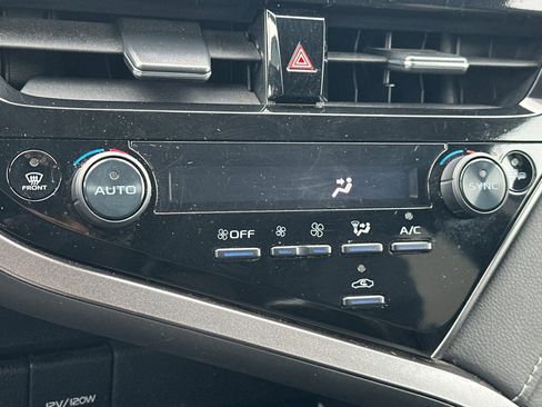 Used 2024 Toyota Camry SE image 27