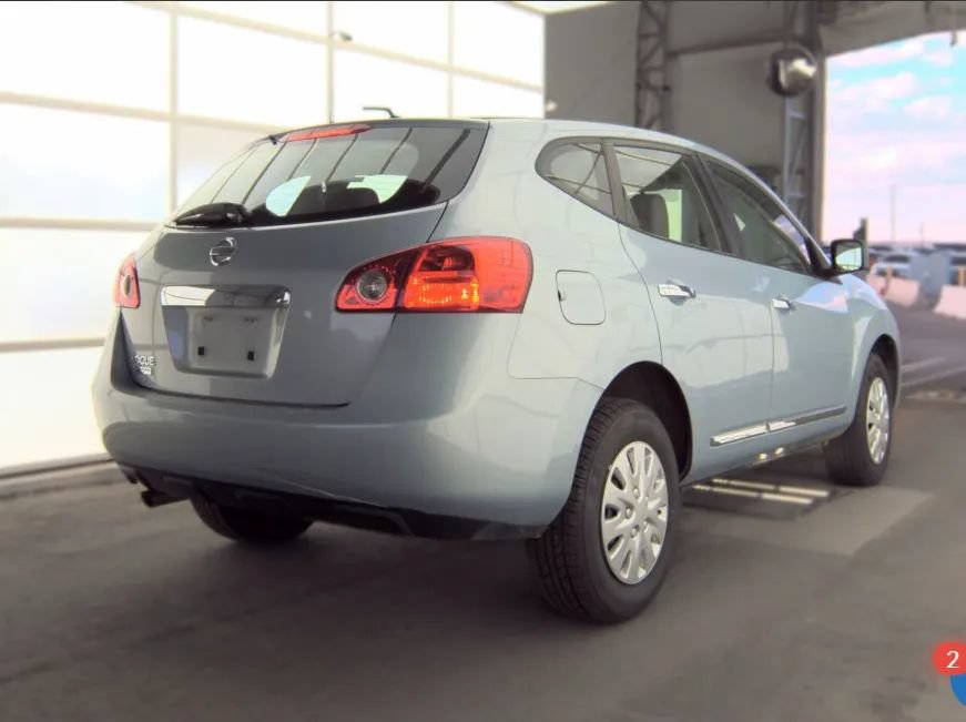 Used 2015 Nissan Rogue S FWD image 2