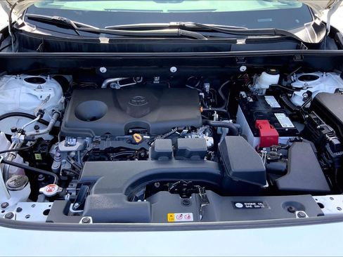 Used 2024 Toyota RAV4 XLE w/ Convenience Package FWD image 31