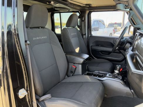 Used 2023 Jeep Gladiator Overland image 30