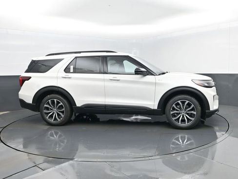 New 2026 Ford Explorer ST-Line image 4