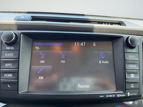 Used 2018 Toyota RAV4 Limited FWD image 31