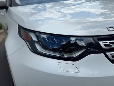 Used 2018 Land Rover Discovery HSE AWD/4WD image 9