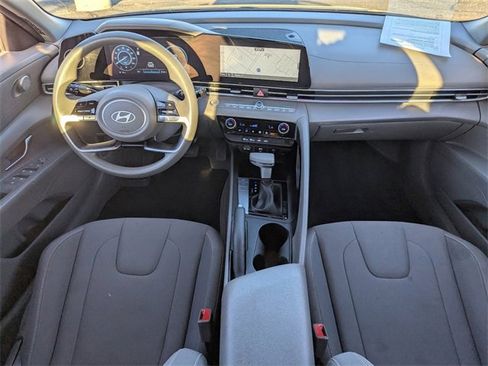 Used 2024 Hyundai Elantra SEL image 14