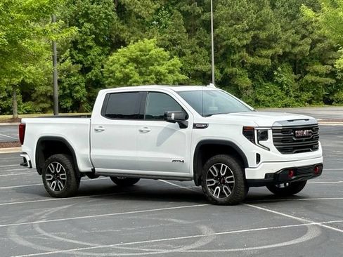 Used 2024 GMC Sierra 1500 AT4 w/ Technology Package AWD/4WD image 10
