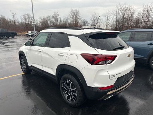 Used 2023 Chevrolet TrailBlazer ACTIV w/ Sun and Liftgate Package image 4