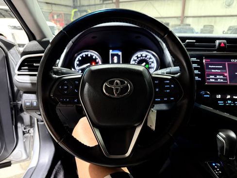 Used 2018 Toyota Camry SE FWD image 28
