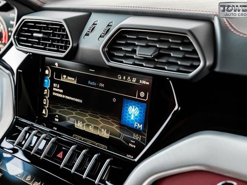 Used 2020 Lamborghini Urus AWD/4WD image 29