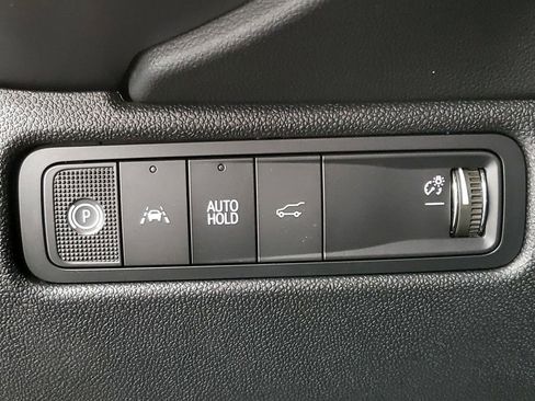 New 2025 Chevrolet Equinox EV RS image 28