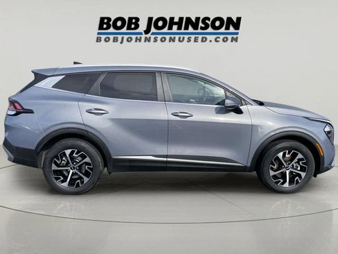 Used 2023 Kia Sportage EX AWD/4WD image 2
