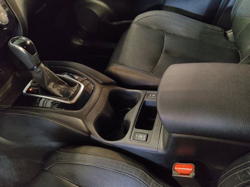 Used 2017 Nissan Rogue Sport SL FWD image 26