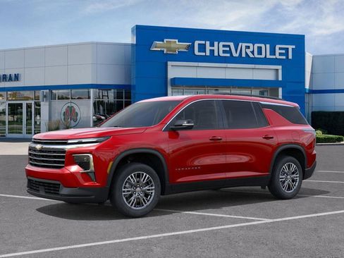 New 2026 Chevrolet Traverse LT image 2