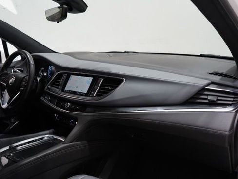 Used 2024 Buick Enclave Premium image 17