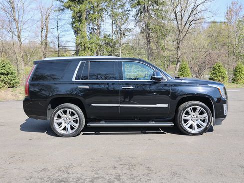 Used 2017 Cadillac Escalade Premium Luxury AWD/4WD image 8
