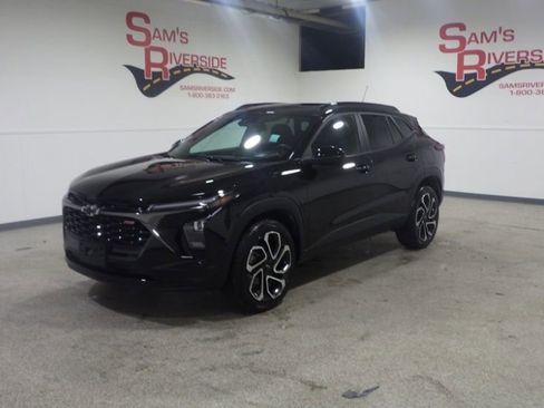 Used 2025 Chevrolet Trax RS w/ Sunroof Package image 1