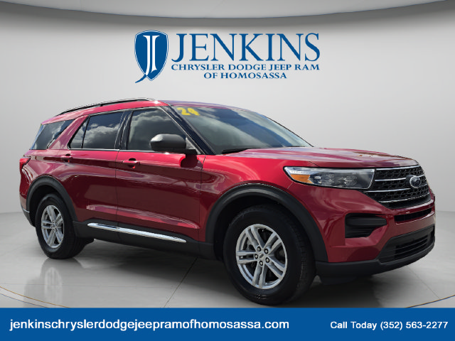 Used 2024 Ford Explorer XLT RWD image 2