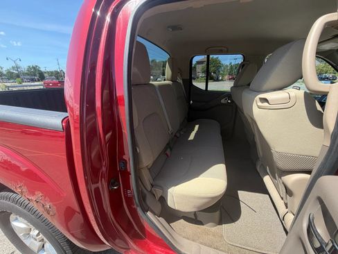Used 2012 Nissan Frontier SV w/ SV Premium Utility Pkg AWD/4WD image 10
