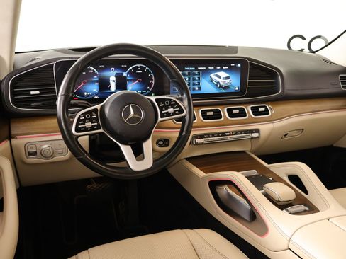 Used 2021 Mercedes-Benz GLS 450 4MATIC image 2