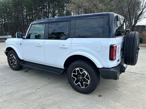 Used 2025 Ford Bronco Outer Banks image 3