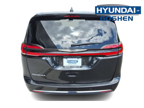 Used 2023 Chrysler Pacifica Touring-L FWD image 7