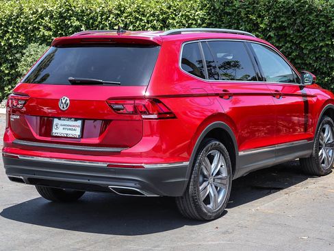 Used 2020 Volkswagen Tiguan SEL FWD image 6