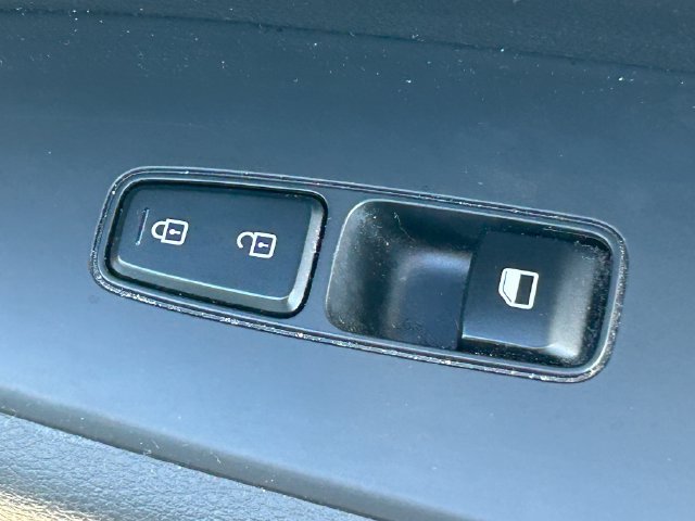 Used 2023 Kia Forte LXS FWD image 32
