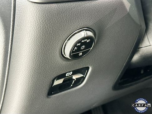 Used 2025 Mercedes-Benz GLC 350e GLC 350e image 11