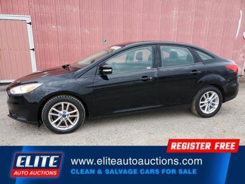 Used 2018 Ford Focus SE w/ SE Winter Package image 2