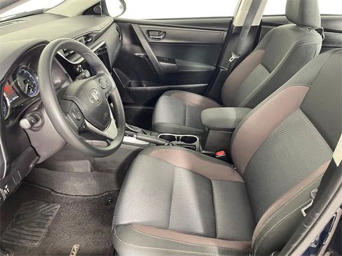 Used 2018 Toyota Corolla LE image 2