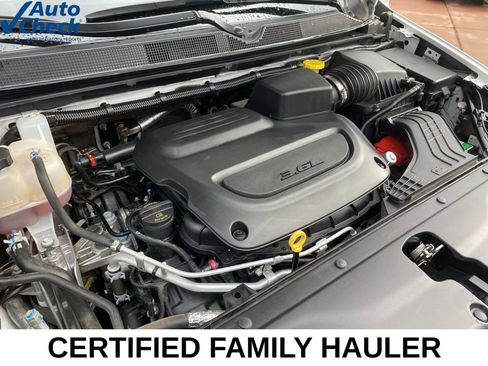 Used 2024 Chrysler Pacifica Touring-L FWD image 49
