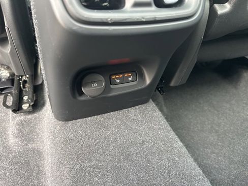 Certified 2024 Volvo XC40 B5 Core image 14