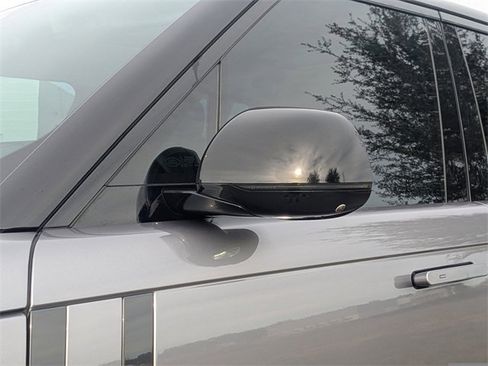 Used 2024 Land Rover Range Rover SE image 11