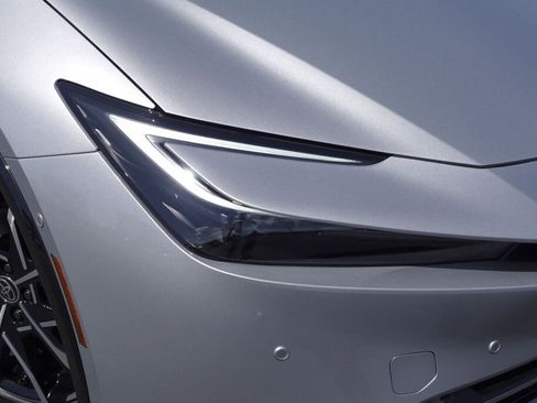 New 2026 Toyota Prius Plug-In Hybrid FWD image 2