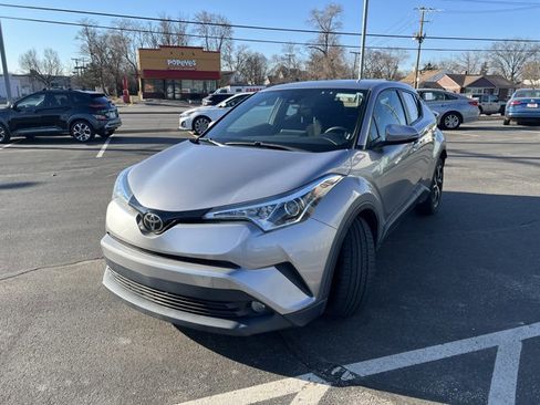 Used 2018 Toyota C-HR XLE image 2