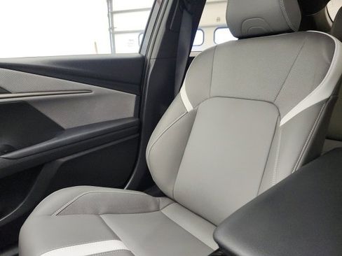 Used 2025 Toyota Camry SE image 72