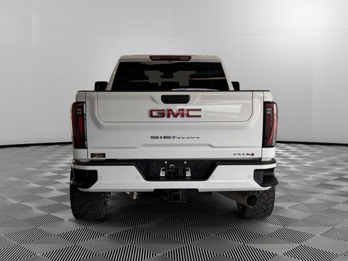 Used 2025 GMC Sierra 2500 AT4 image 7