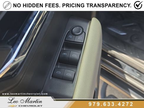 Used 2025 Chevrolet Colorado ZR2 w/ Technology Package AWD/4WD image 19