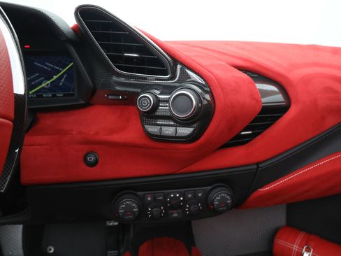 Certified 2020 Ferrari 488 Pista image 34