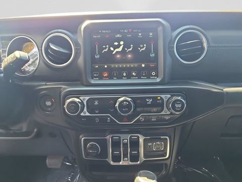 Used 2021 Jeep Gladiator Overland w/ Popular Equipment Package AWD/4WD image 19