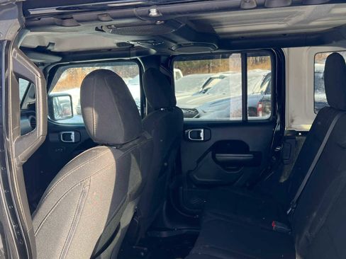 Used 2019 Jeep Wrangler Unlimited Sport S image 39