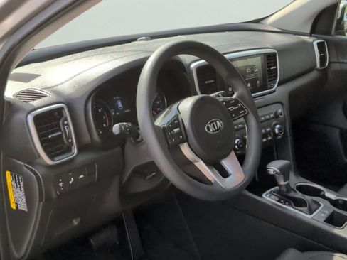 Used 2020 Kia Sportage LX w/ LX Popular Package image 32