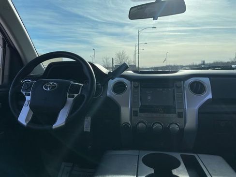 Used 2017 Toyota Tundra SR5 image 14