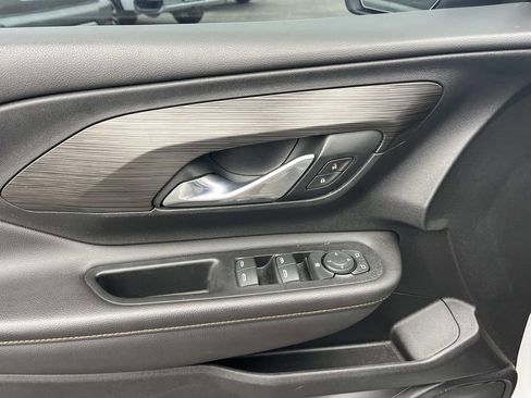 Used 2020 GMC Terrain SLT image 14