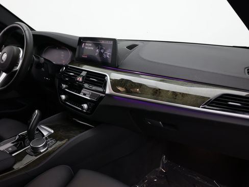 Used 2020 BMW 530i w/ M Sport Package RWD image 45