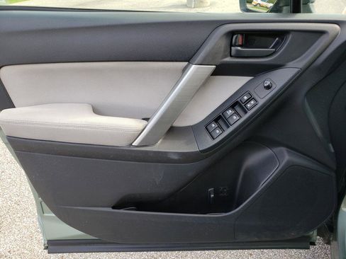 Used 2014 Subaru Forester 2.5i Premium w/ All-Weather Package image 9